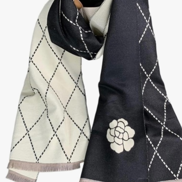 MOBAAK 2025 Autumn-Winter Beige & Black Camellia Scarf Shawl. NWOT - Picture 2 of 8